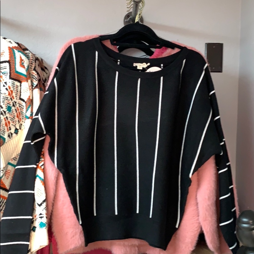 Hem & Thread Contemporary Vertical Stripe Sweater - Picture 5 of 5
